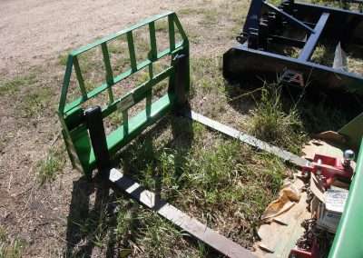 JohnDeere2038Implements